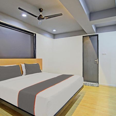 סוראט Collection O De'Pearl Hotel מראה חיצוני תמונה