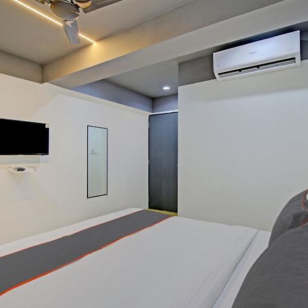 סוראט Collection O De'Pearl Hotel מראה חיצוני תמונה