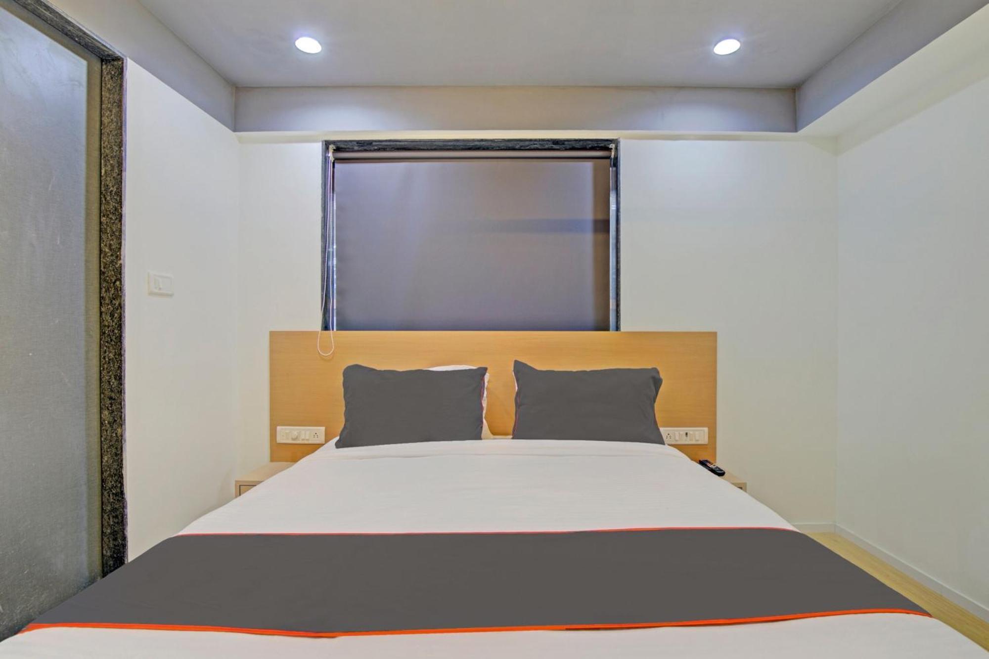 סוראט Collection O De'Pearl Hotel מראה חיצוני תמונה