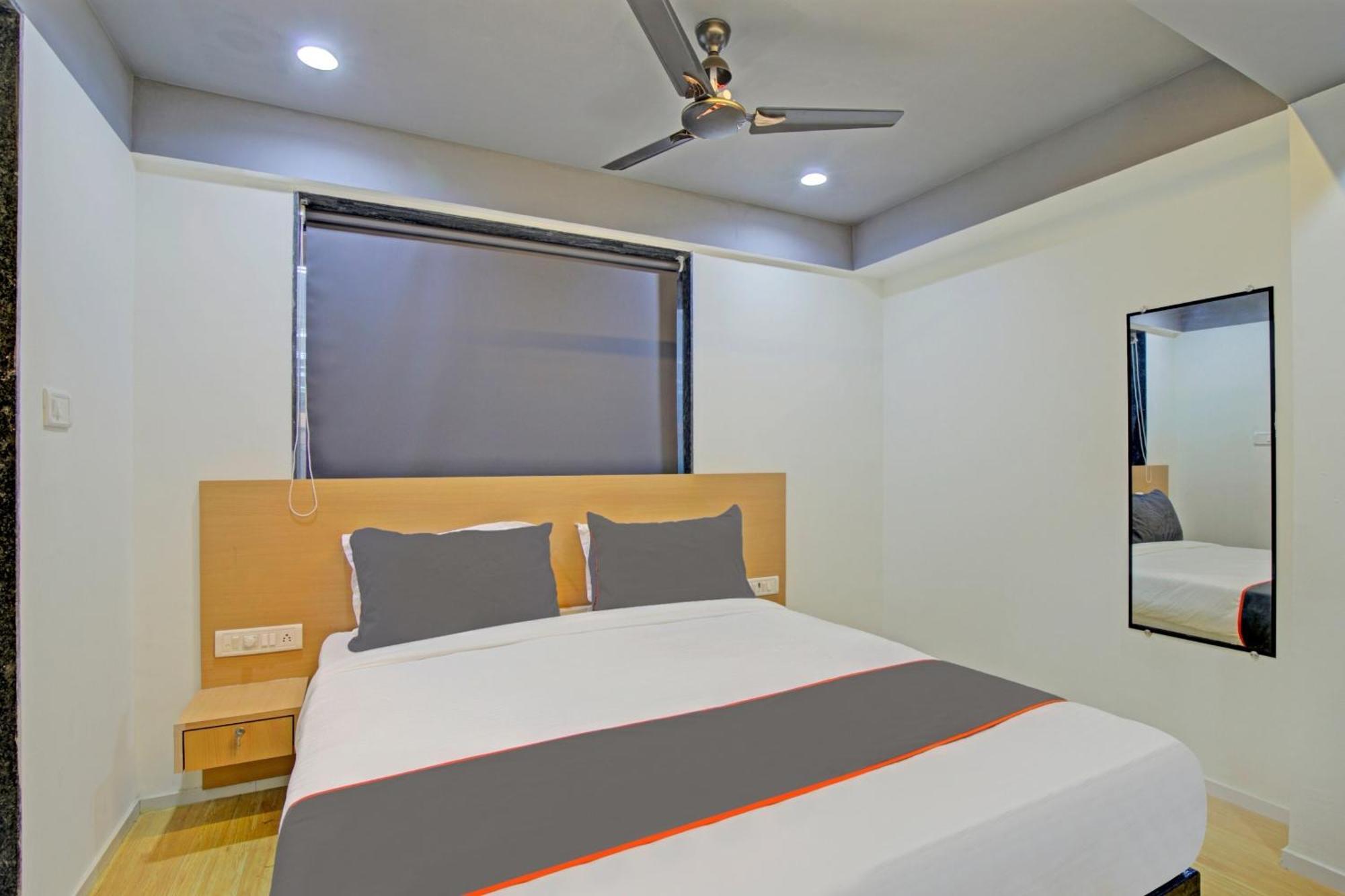 סוראט Collection O De'Pearl Hotel מראה חיצוני תמונה