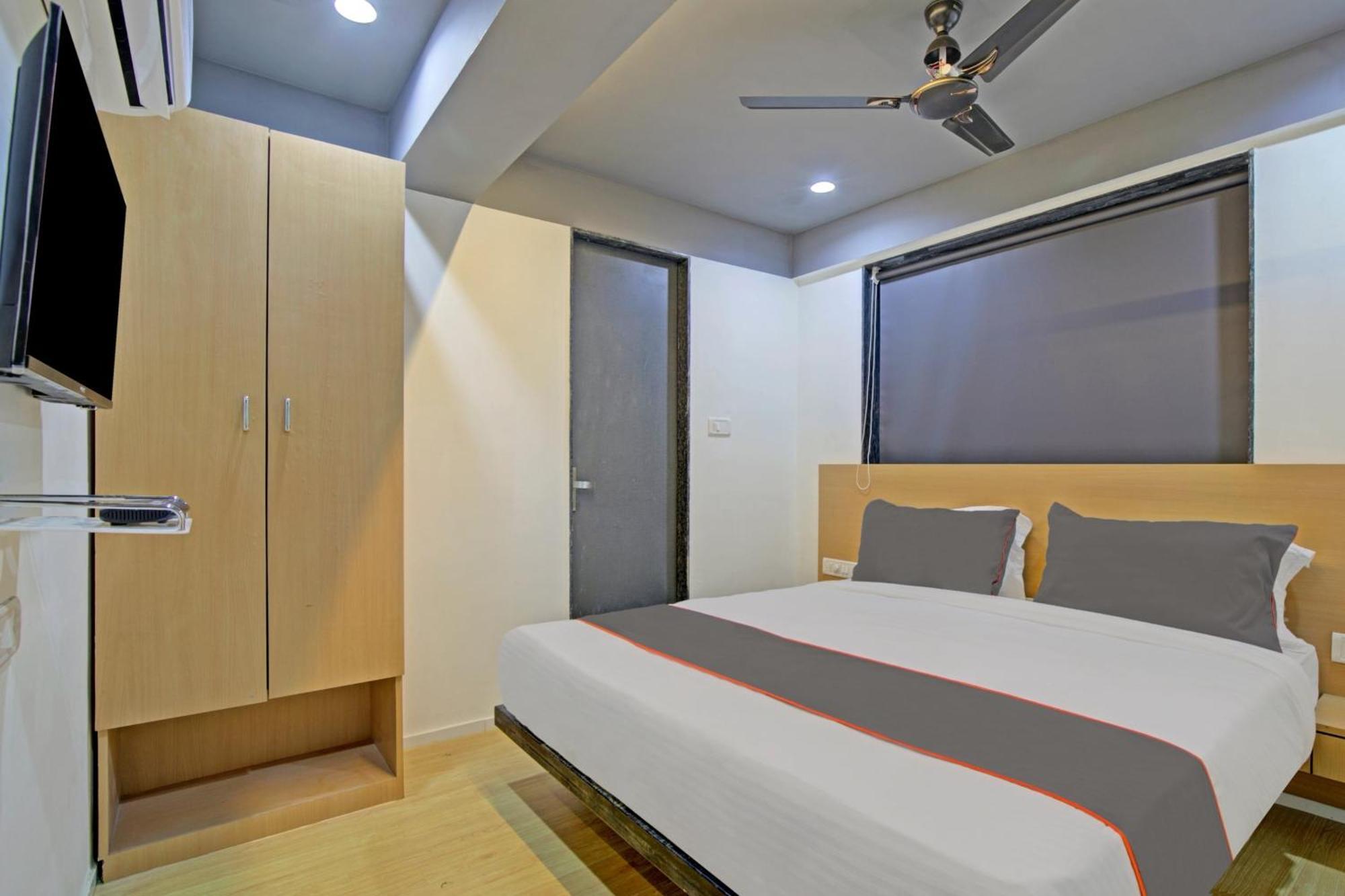 סוראט Collection O De'Pearl Hotel מראה חיצוני תמונה
